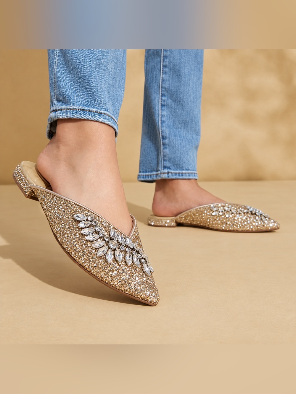 Birdies The Swan Jeweled Gold Sparkle Flats Mules Sz 9